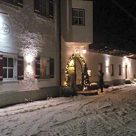 Landgasthof Goldener Pflug فراسدورف