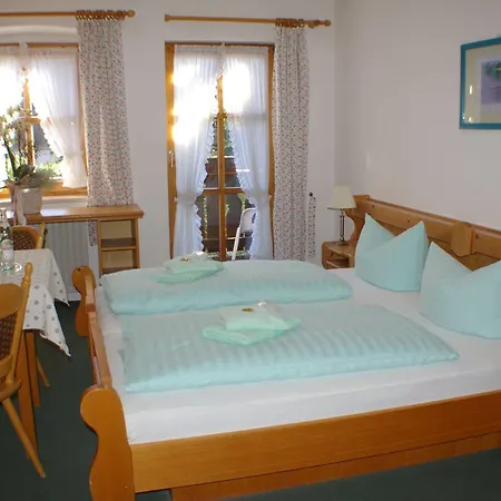 Landgasthof Goldener Pflug 3* فراسدورف