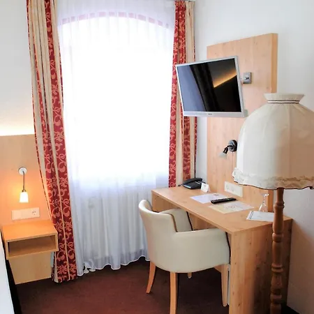 Landgasthof Goldener Pflug فراسدورف