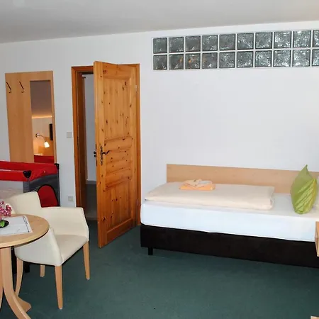 Landgasthof Goldener Pflug فراسدورف