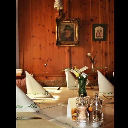 فندق Landgasthof Goldener Pflug 3*